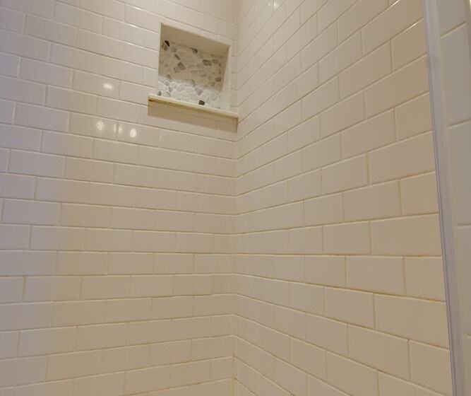 Majestic Hotel & Apartments