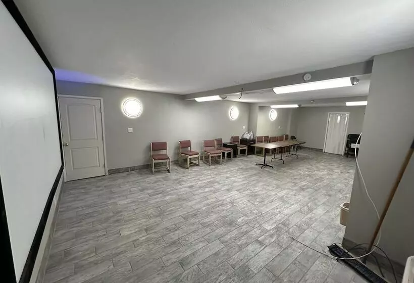 مُتل Rodeway Inn
