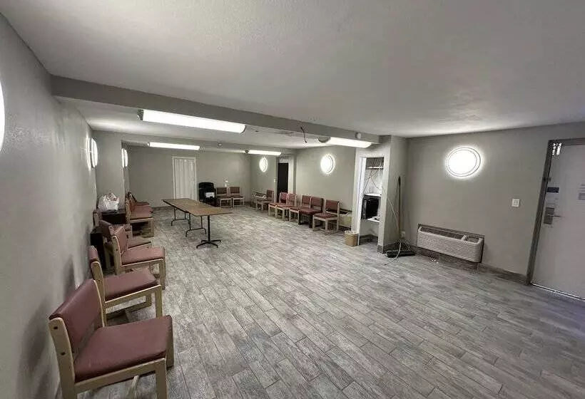 مُتل Rodeway Inn