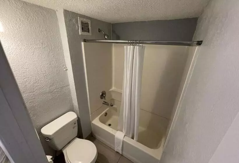 مُتل Rodeway Inn