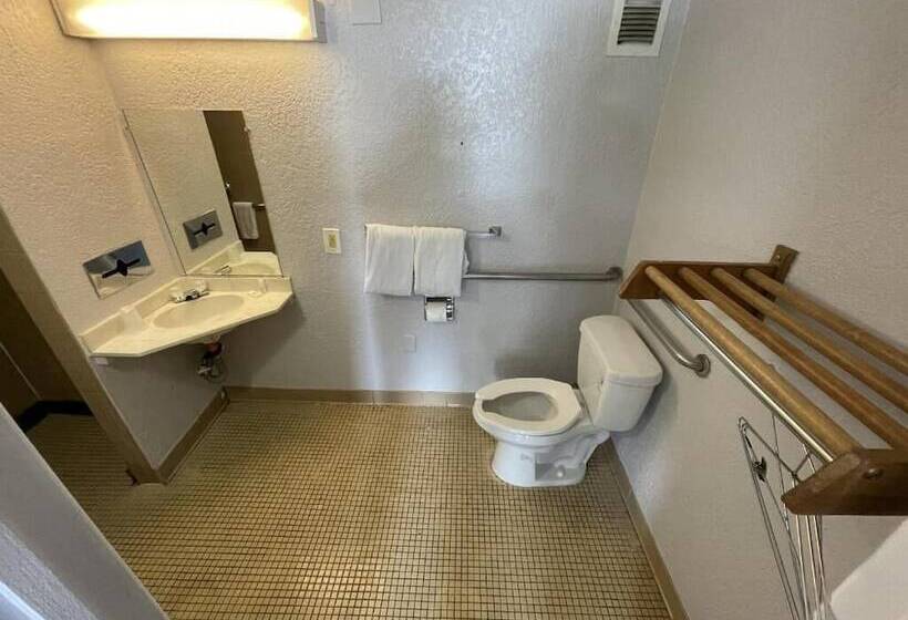 Мотель Rodeway Inn