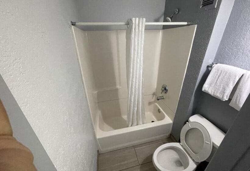 Мотель Rodeway Inn