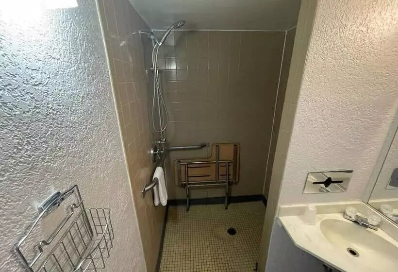 مُتل Rodeway Inn