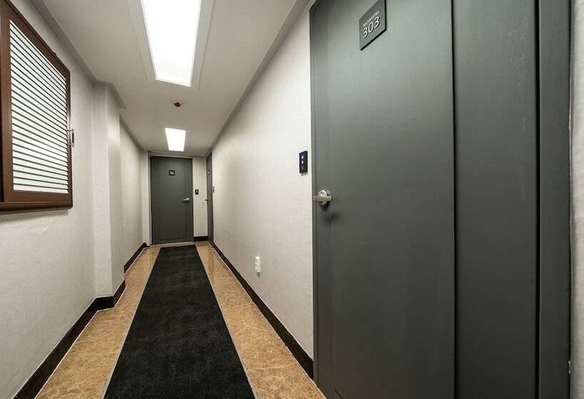 汽车旅馆  Sinchon Rich