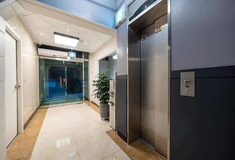 汽车旅馆  Sinchon Rich