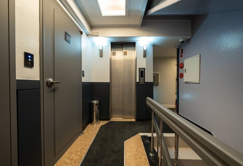 汽车旅馆  Sinchon Rich