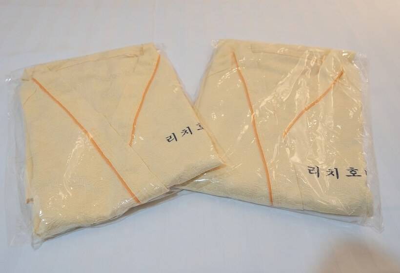 汽车旅馆  Sinchon Rich