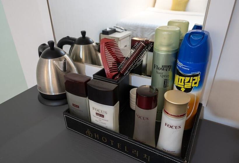 汽车旅馆  Sinchon Rich