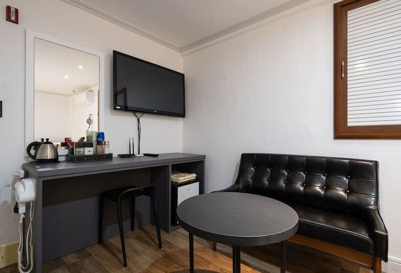 汽车旅馆  Sinchon Rich