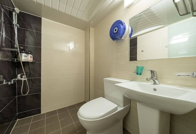 汽车旅馆  Sinchon Rich