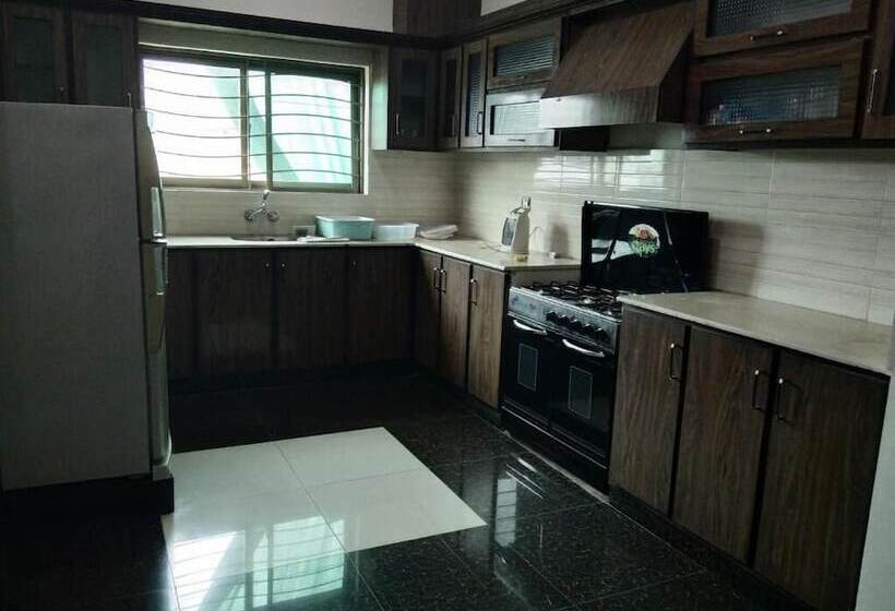 پانسیون Evergreen Guest Lodge   Egl