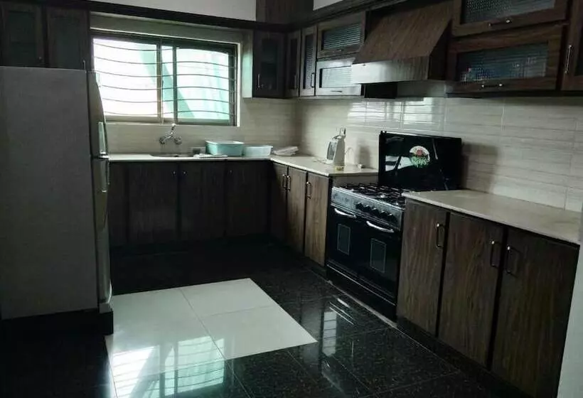 پانسیون Evergreen Guest Lodge   Egl