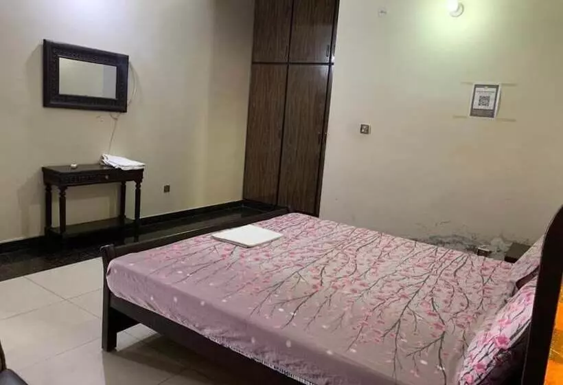 پانسیون Evergreen Guest Lodge   Egl