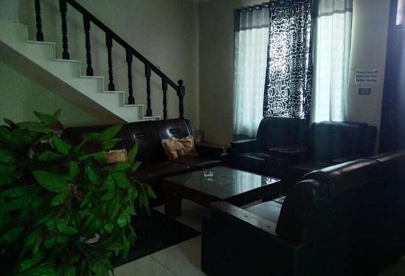 پانسیون Evergreen Guest Lodge   Egl