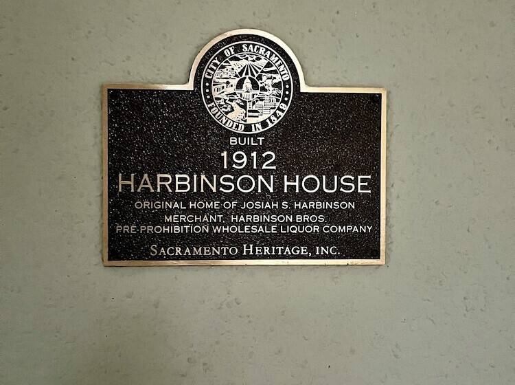 پانسیون Harbinson House
