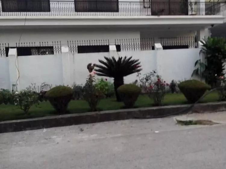 پانسیون New City Lodges Guest House