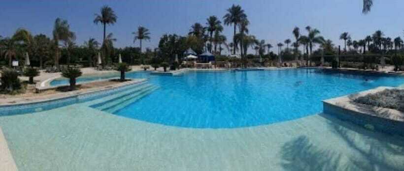 استراحتگاه Sakkara Country Club