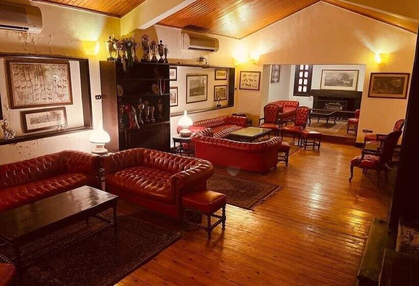 استراحتگاه Sakkara Country Club