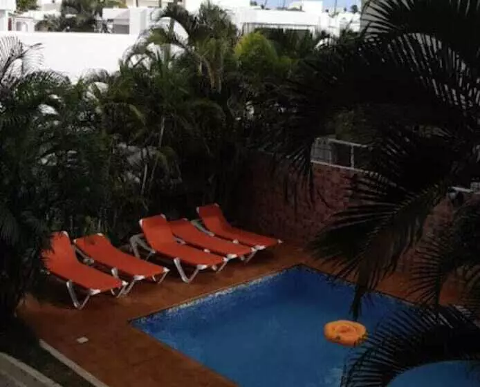 هتل Rosa Apartamento Compartido