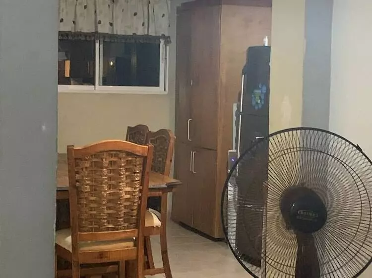 هتل Rosa Apartamento Compartido