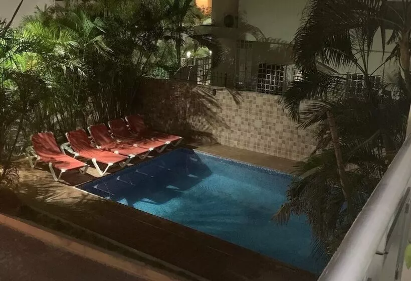 هتل Rosa Apartamento Compartido