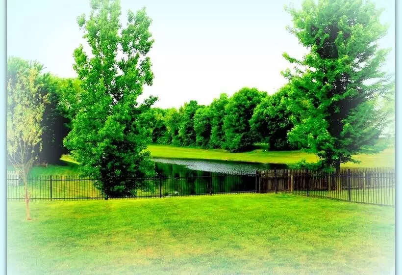 Aamiaismajoitus (B&B) Evonne S Sharing House