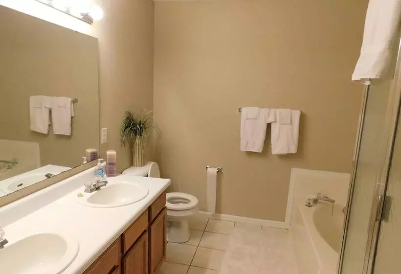 Aamiaismajoitus (B&B) Evonne S Sharing House