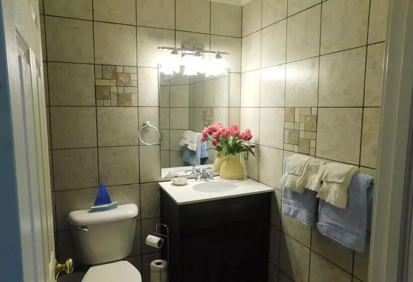 Aamiaismajoitus (B&B) Evonne S Sharing House