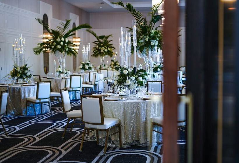 Cambria Hotel Detroit Downtown