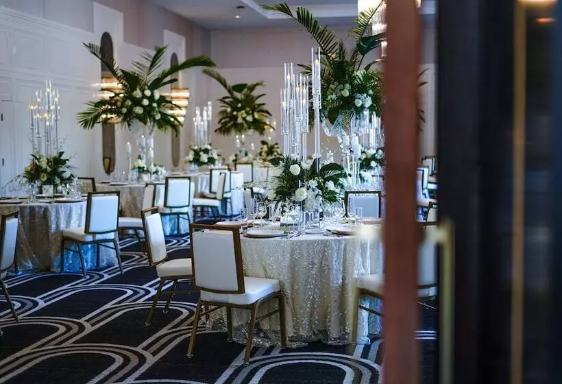Cambria Hotel Detroit Downtown
