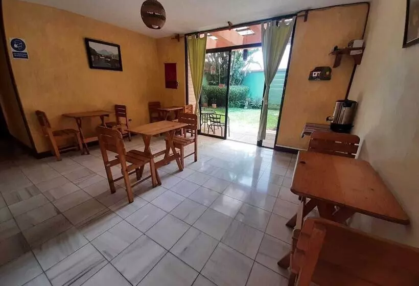 هتل Ixbalanque