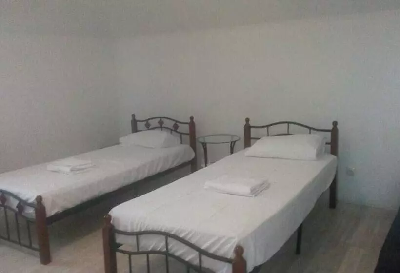 Hotelli Returning Brotherhood Dme