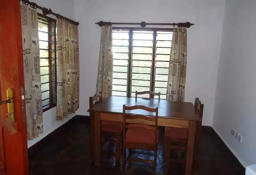 هتل Simba Oryx Beach Cottages