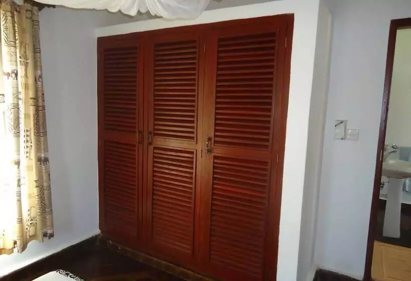 هتل Simba Oryx Beach Cottages