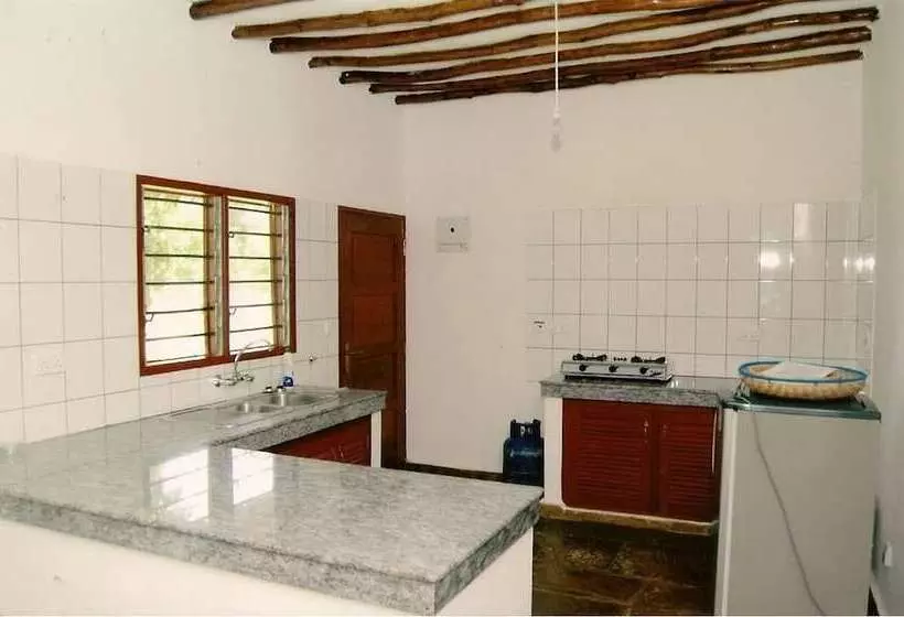 هتل Simba Oryx Beach Cottages