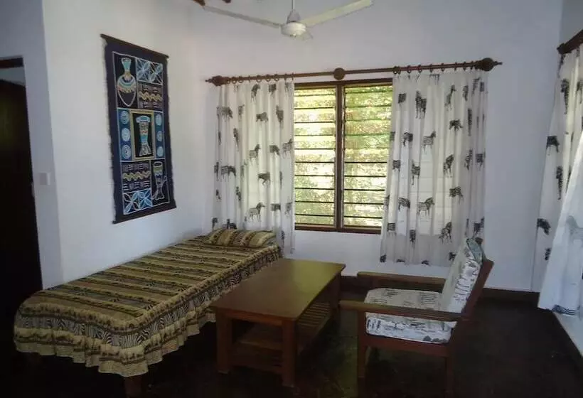 هتل Simba Oryx Beach Cottages