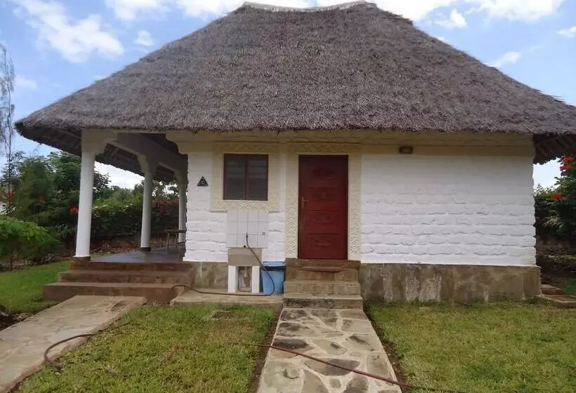 هتل Simba Oryx Beach Cottages