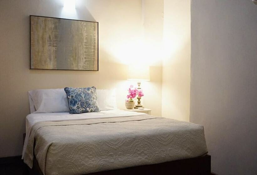 پانسیون Esthelar Lodging