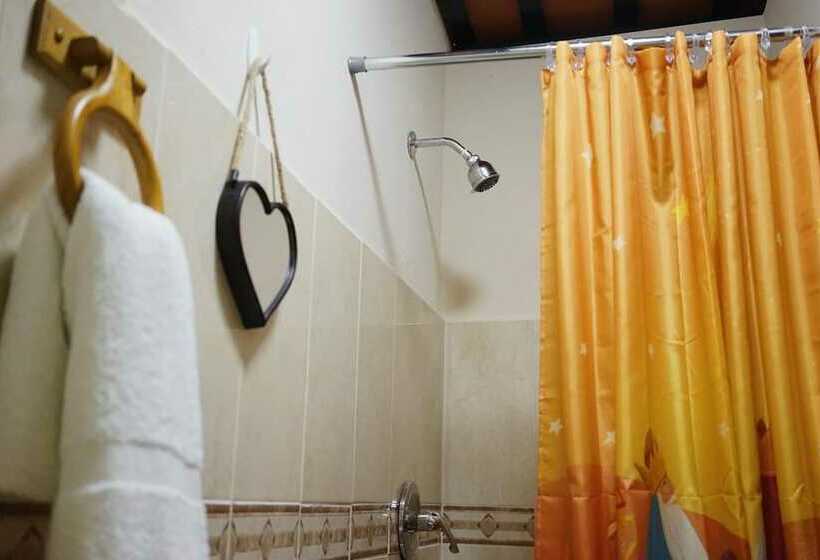 پانسیون Esthelar Lodging