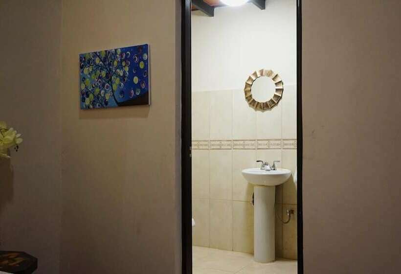 پانسیون Esthelar Lodging