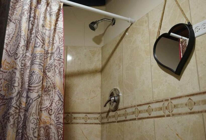 پانسیون Esthelar Lodging