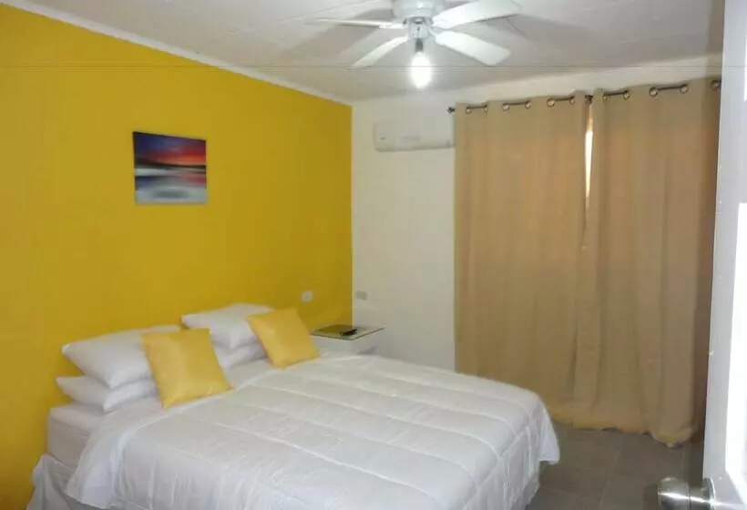 پانسیون Jade's Oasis