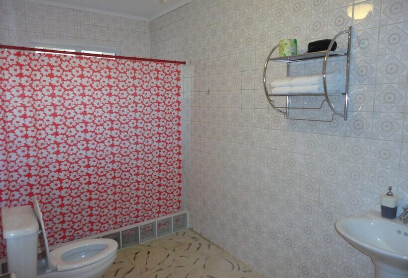 پانسیون Jade's Oasis