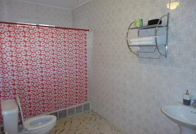 پانسیون Jade's Oasis