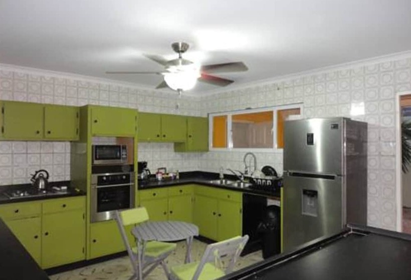 پانسیون Jade's Oasis