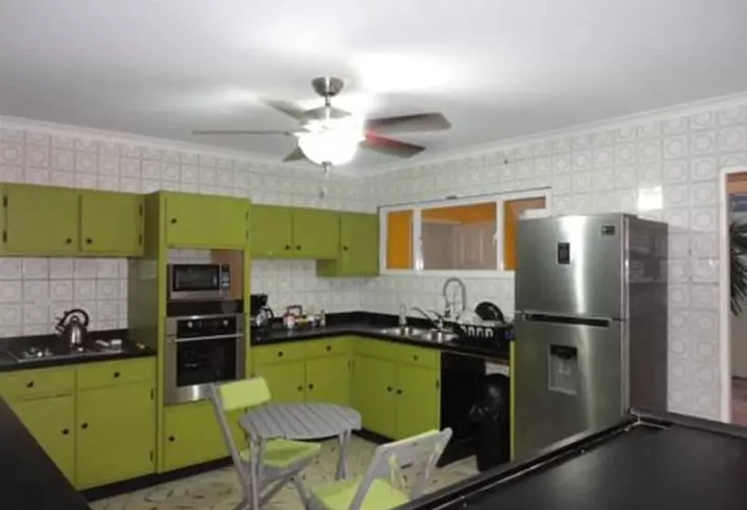 پانسیون Jade's Oasis