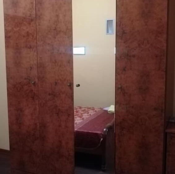 Пансион Rasputin Apartments