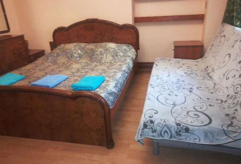 Пансион Rasputin Apartments