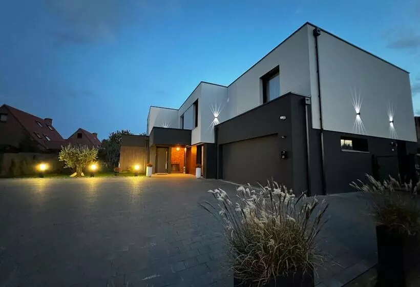 پانسیون Ya  Lille Villeneuve D Ascq