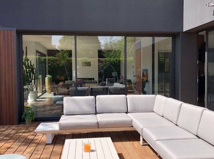 پانسیون Ya Lille Villeneuve D Ascq